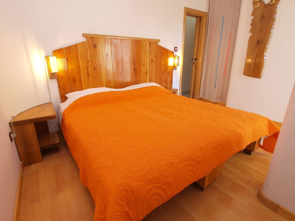 Apartments By The Sea 750 Pjescana Uvala Bagian luar foto