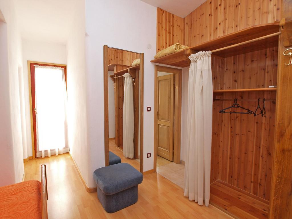 Apartments By The Sea 750 Pjescana Uvala Bagian luar foto