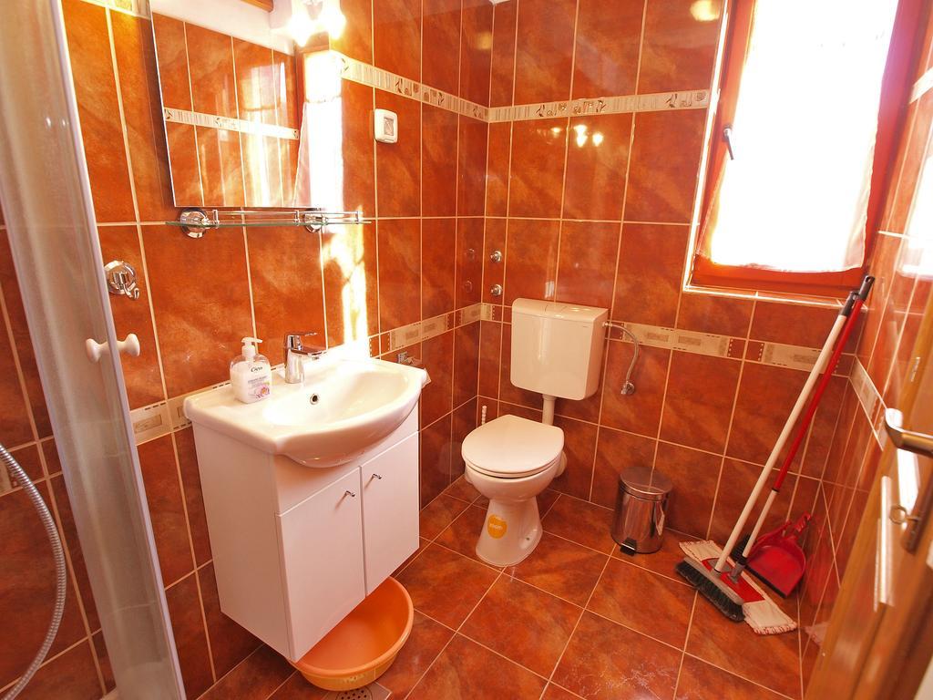 Apartments By The Sea 750 Pjescana Uvala Bagian luar foto