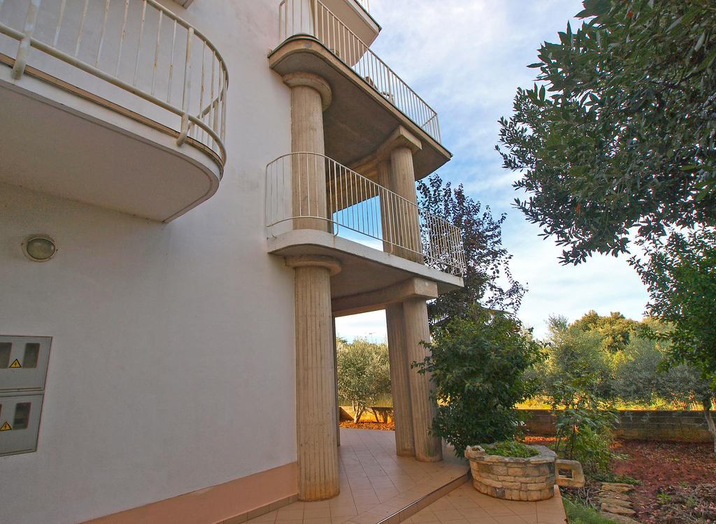 Apartments By The Sea 750 Pjescana Uvala Bagian luar foto