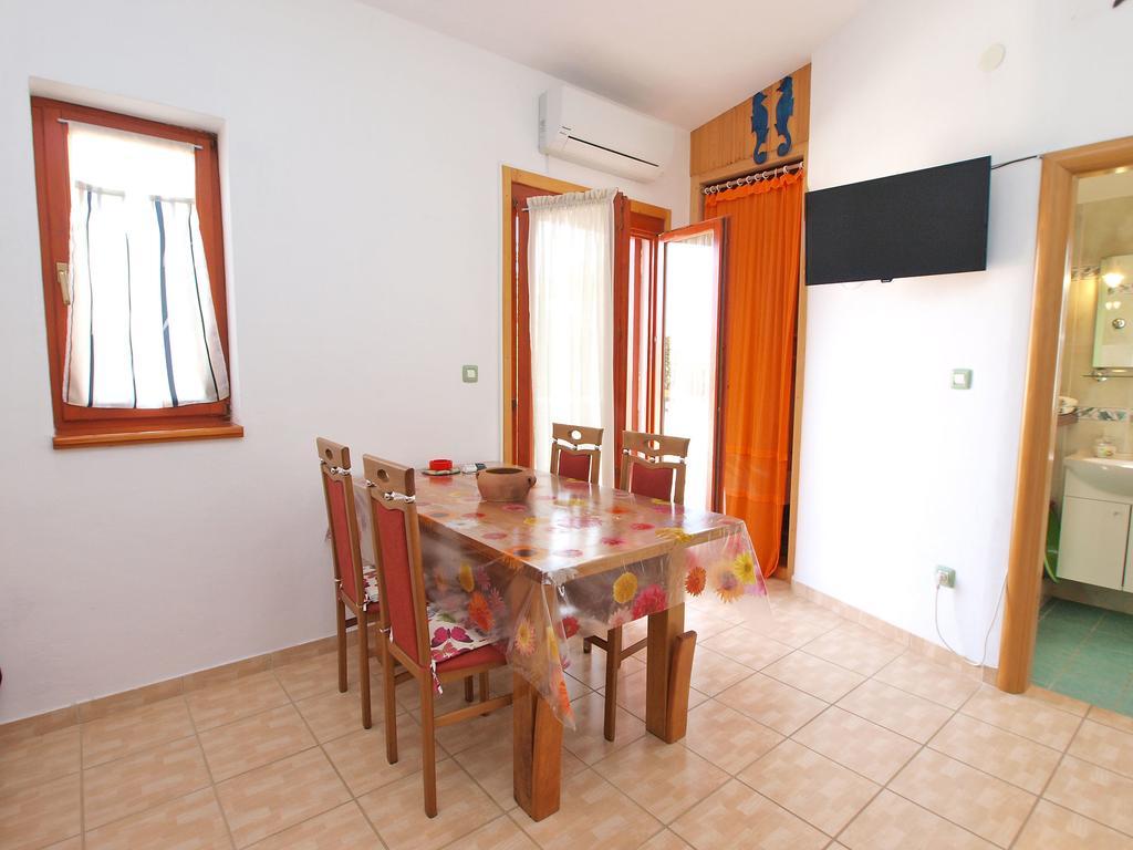 Apartments By The Sea 750 Pjescana Uvala Bagian luar foto