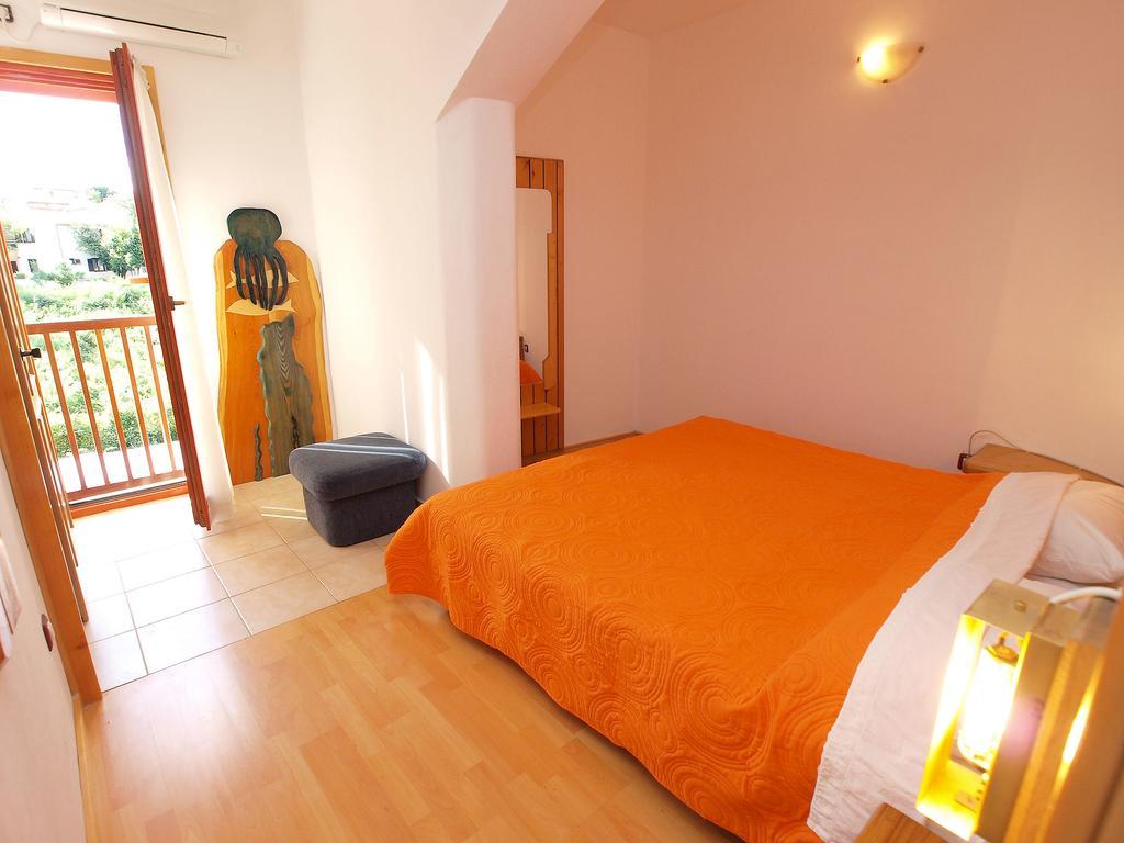 Apartments By The Sea 750 Pjescana Uvala Bagian luar foto