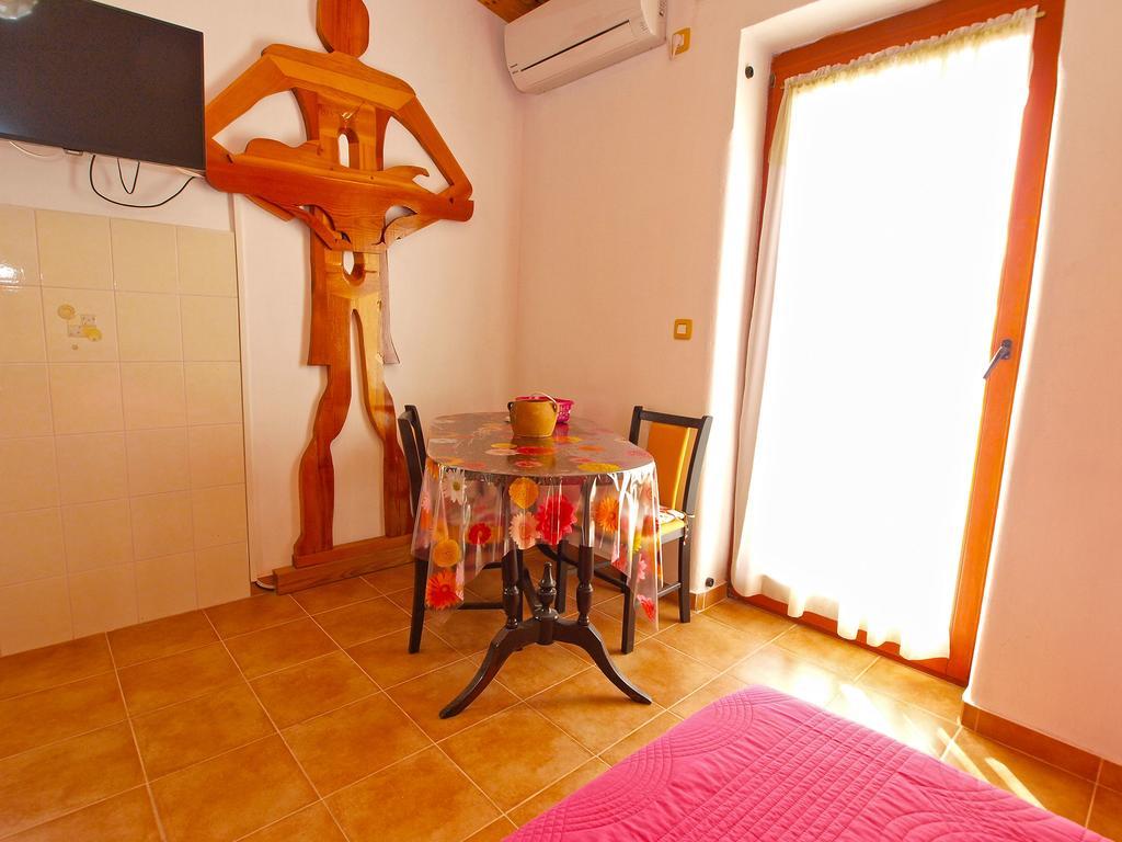 Apartments By The Sea 750 Pjescana Uvala Bagian luar foto