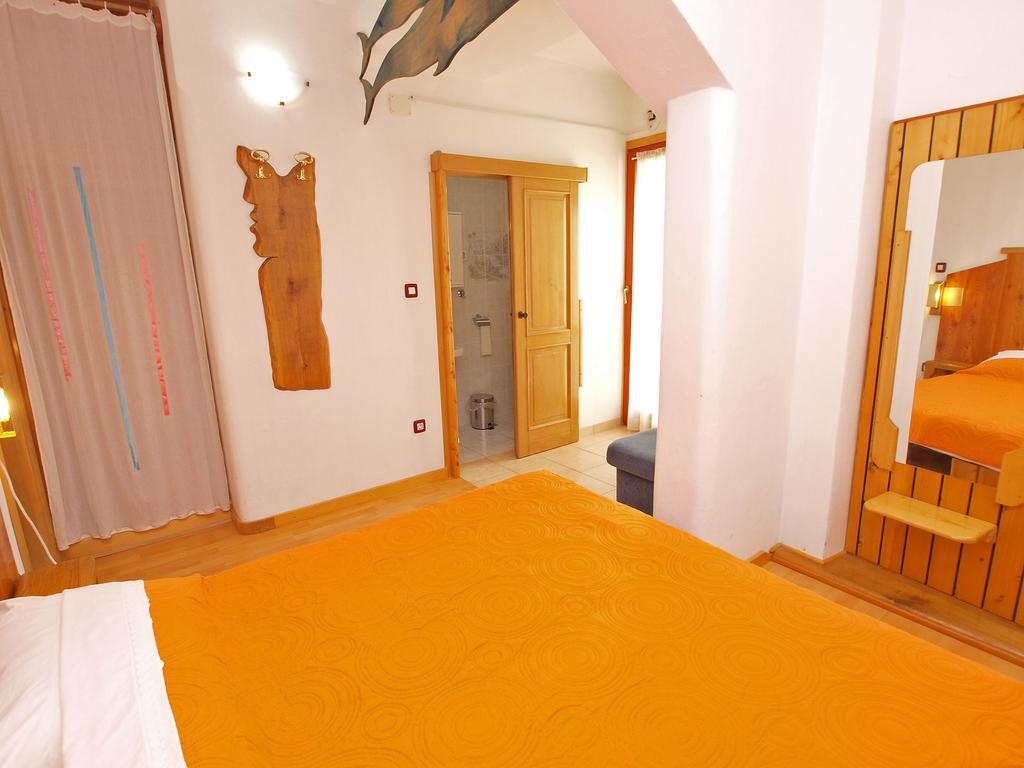 Apartments By The Sea 750 Pjescana Uvala Bagian luar foto