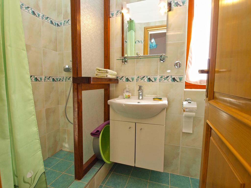 Apartments By The Sea 750 Pjescana Uvala Bagian luar foto