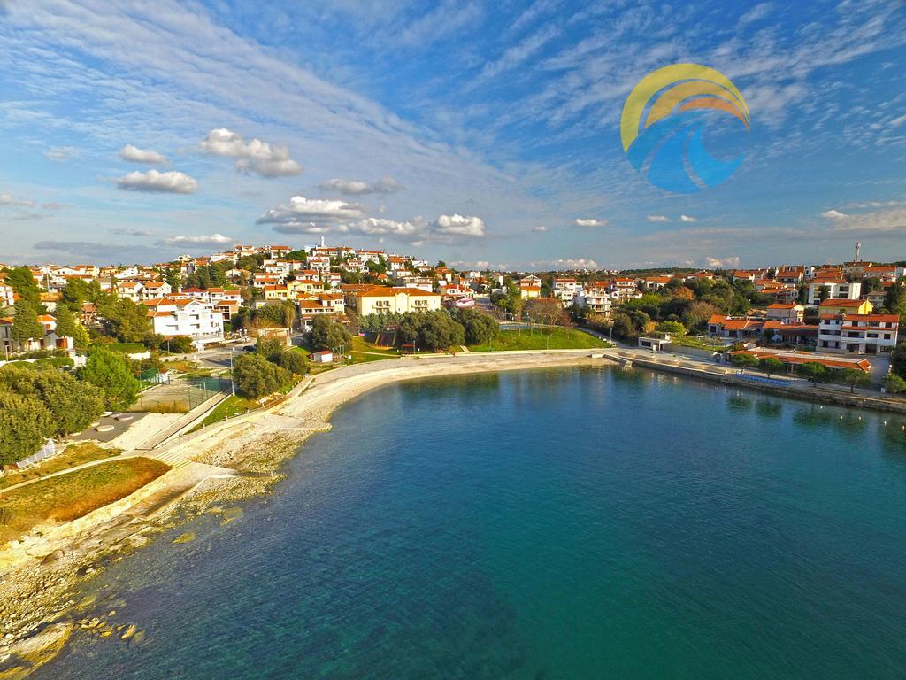 Apartments By The Sea 750 Pjescana Uvala Bagian luar foto