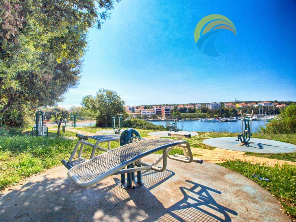 Apartments By The Sea 750 Pjescana Uvala Bagian luar foto